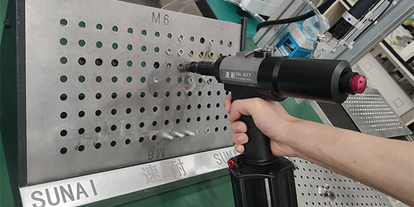 簡(jiǎn)述拉鉚槍拉不緊鉚釘是怎么回事